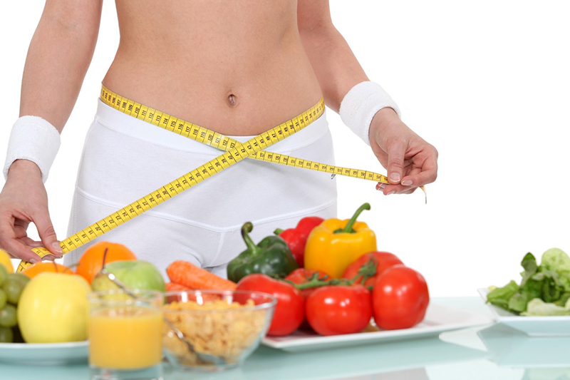 Cină sănătoasă cu proteine slabe și legume colorate